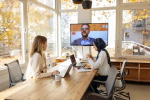 10 Habits To Ensure Equality In Your Hybrid Team